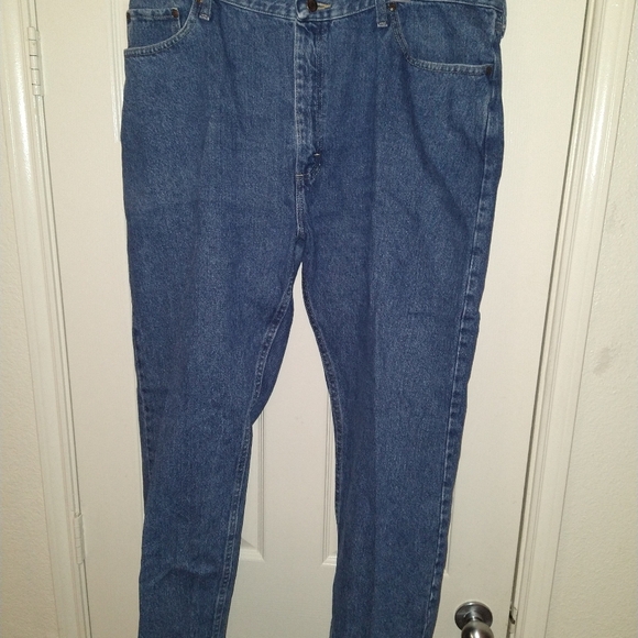 Wrangler Blue Medium Wash Denim Jeans Men's sz 42x30. - Picture 1 of 7